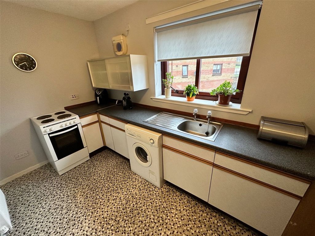 1 bed flat for sale in Inverkip Road, Greenock, Inverclyde PA16, £27,000