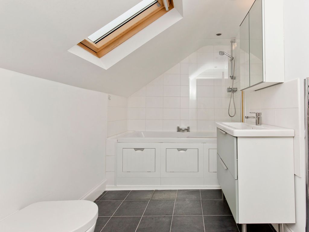 2 bed flat for sale in 5 Juniperlee, Juniper Green EH14, £250,000
