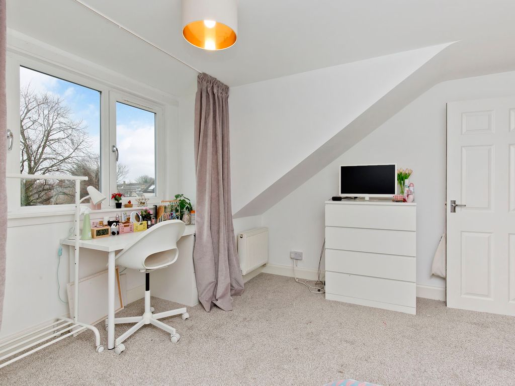 2 bed flat for sale in 5 Juniperlee, Juniper Green EH14, £250,000