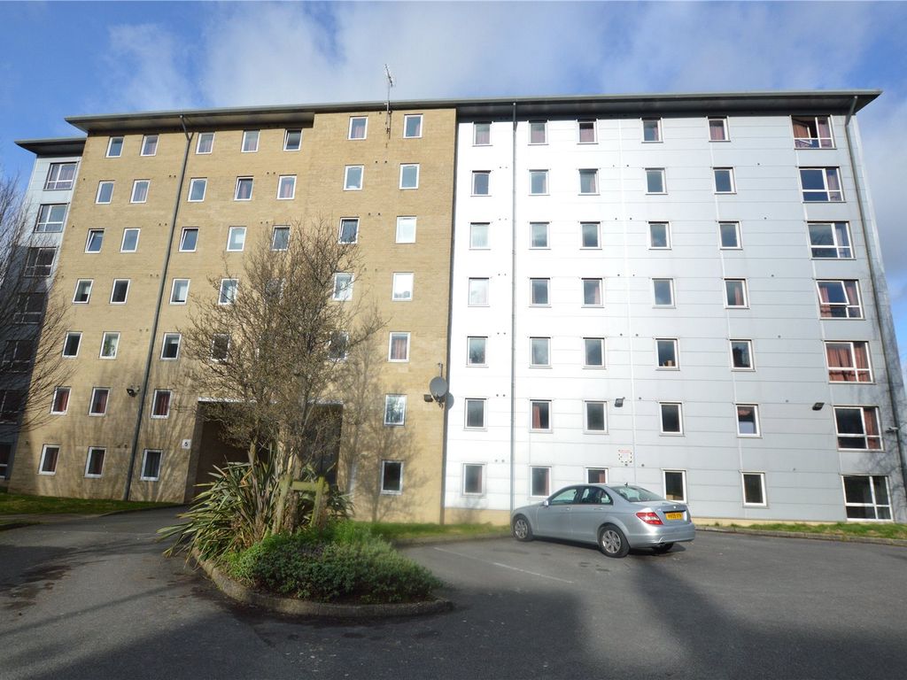 1 bed flat for sale in Block C, Horton House, 135 Great Horton Road, Bradford, West Yorkshire BD7, £8,000