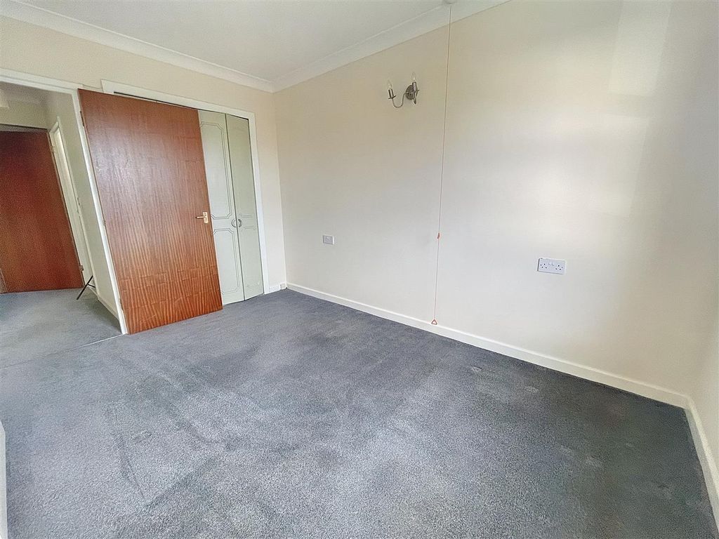 1 bed flat for sale in Homerees House, The Parade, Carmarthen SA31, £70,000