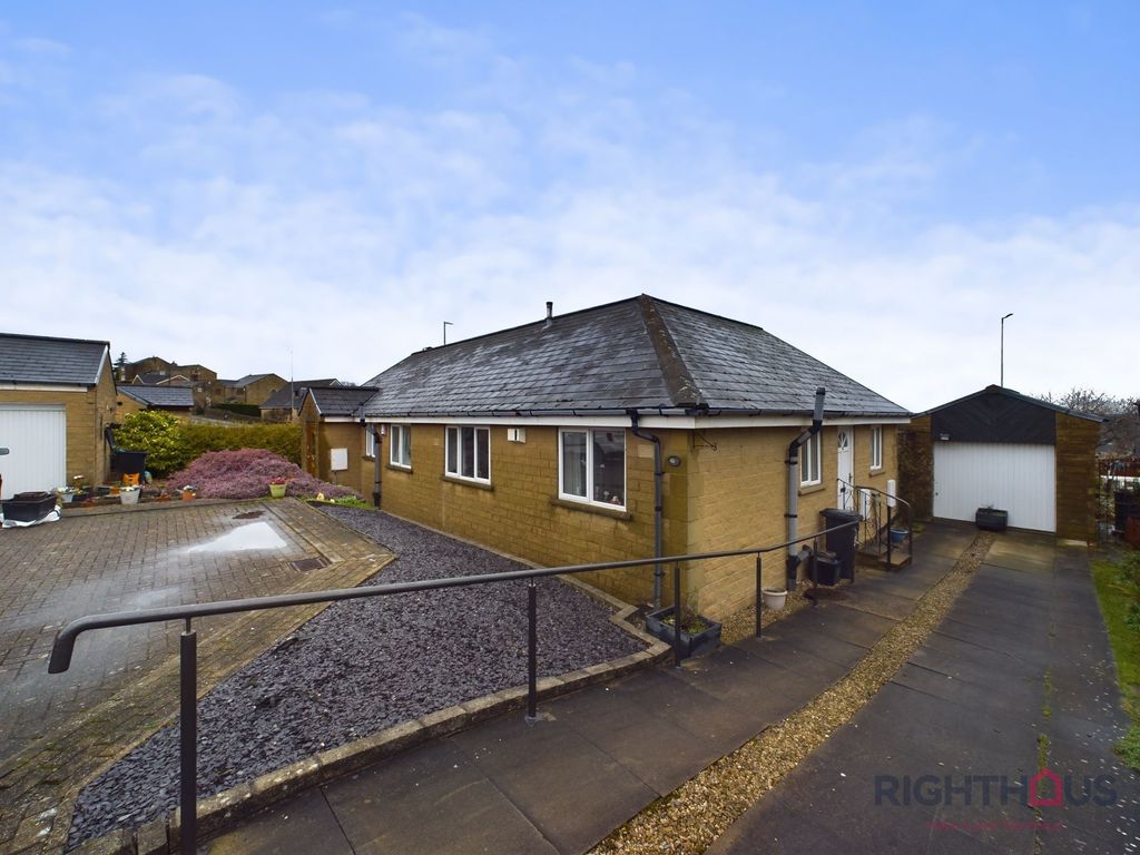 1 bed detached bungalow for sale in Badger Hill, Brighouse HD6, £225,000
