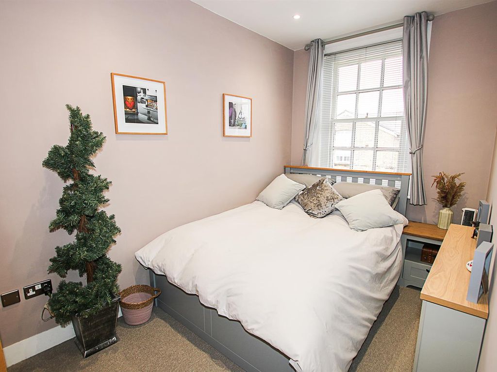 1 bed flat for sale in Heasman Close, Newmarket CB8, £195,000