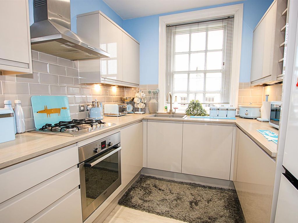 1 bed flat for sale in Heasman Close, Newmarket CB8, £195,000