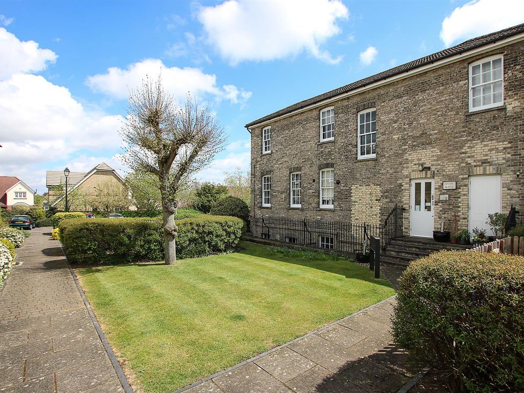 1 bed flat for sale in Heasman Close, Newmarket CB8, £195,000