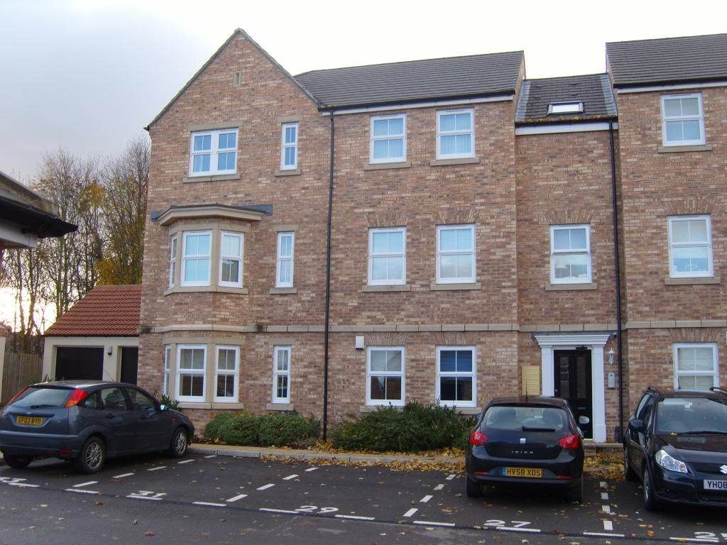 2 bed flat for sale in Ayr Avenue, Catterick Garrison DL9, £110,000