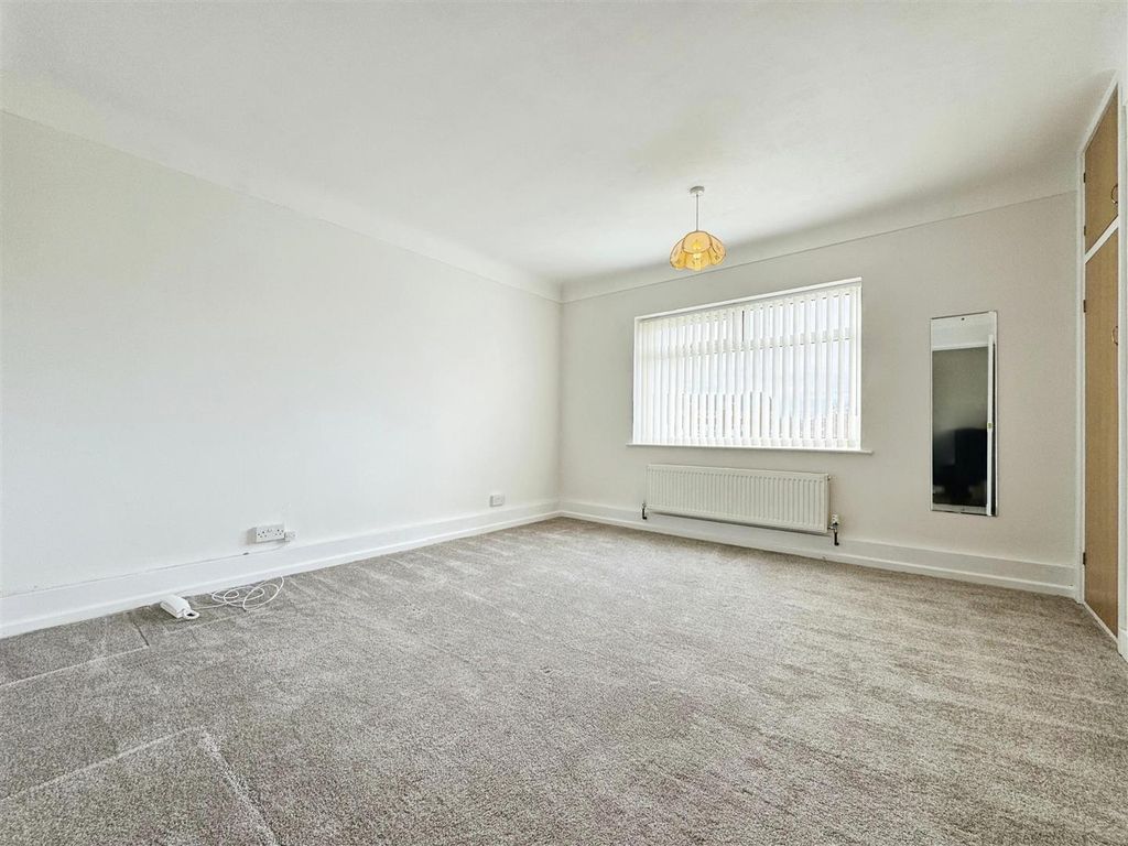 2 bed flat for sale in The Northern Road, Crosby, Liverpool L23, £140,000