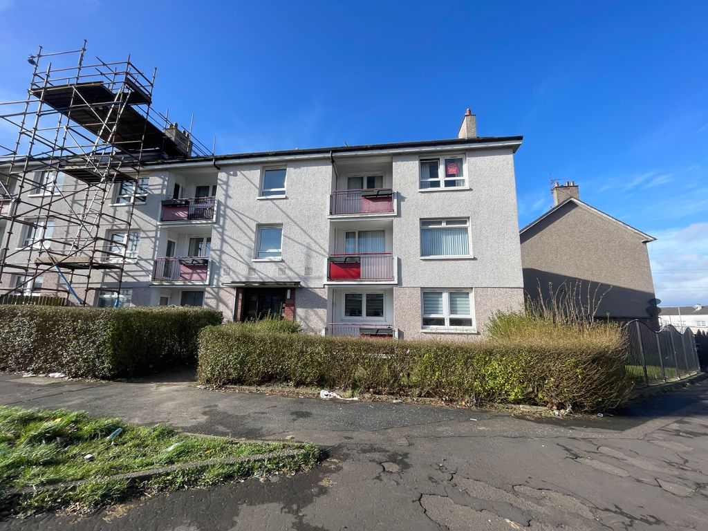2 bed flat for sale in Bowfield Crescent, Glasgow G52, £49,000