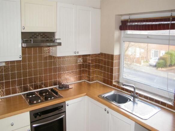 2 bed flat for sale in Ganton Close, Southport PR8, £93,000