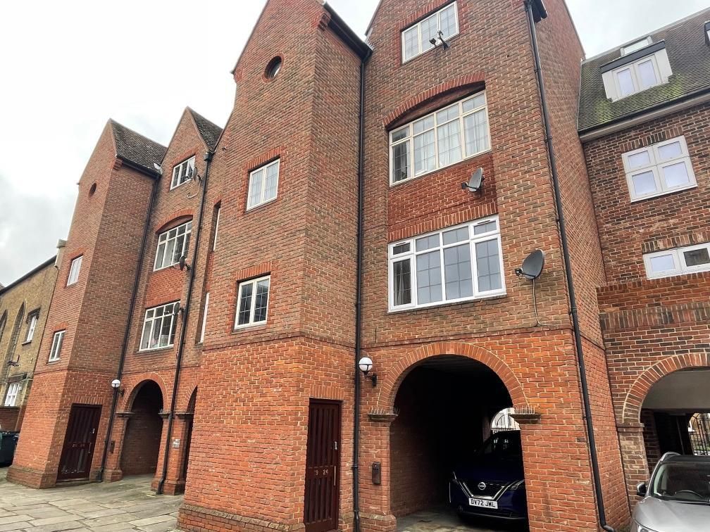 1 bed flat for sale in The Cloisters, Orchard Street, Dartford DA1, £190,000