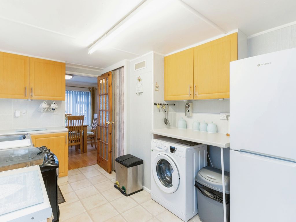 2 bed mobile/park home for sale in Woodlands Way, Exeter EX5, £250,000