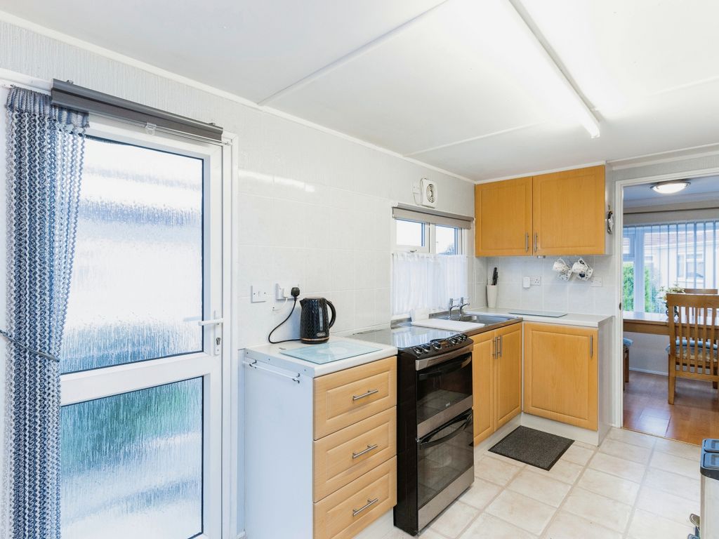 2 bed mobile/park home for sale in Woodlands Way, Exeter EX5, £250,000