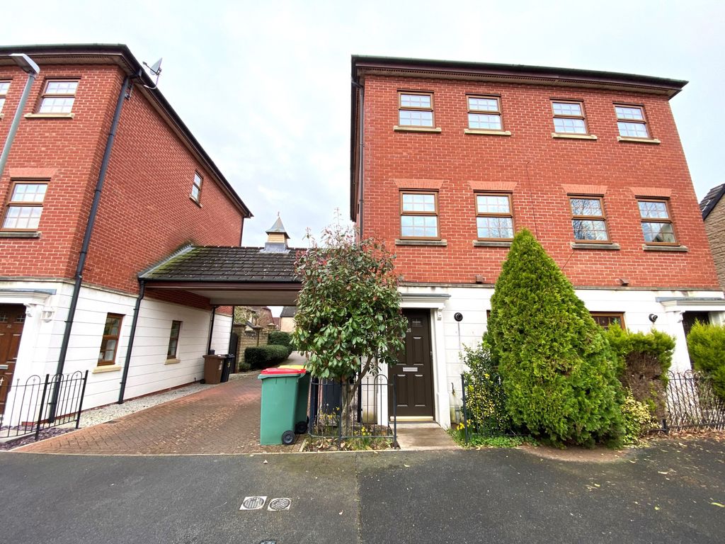 3 bed terraced house for sale in Douglas Lane, Grimsargh PR2, £220,000