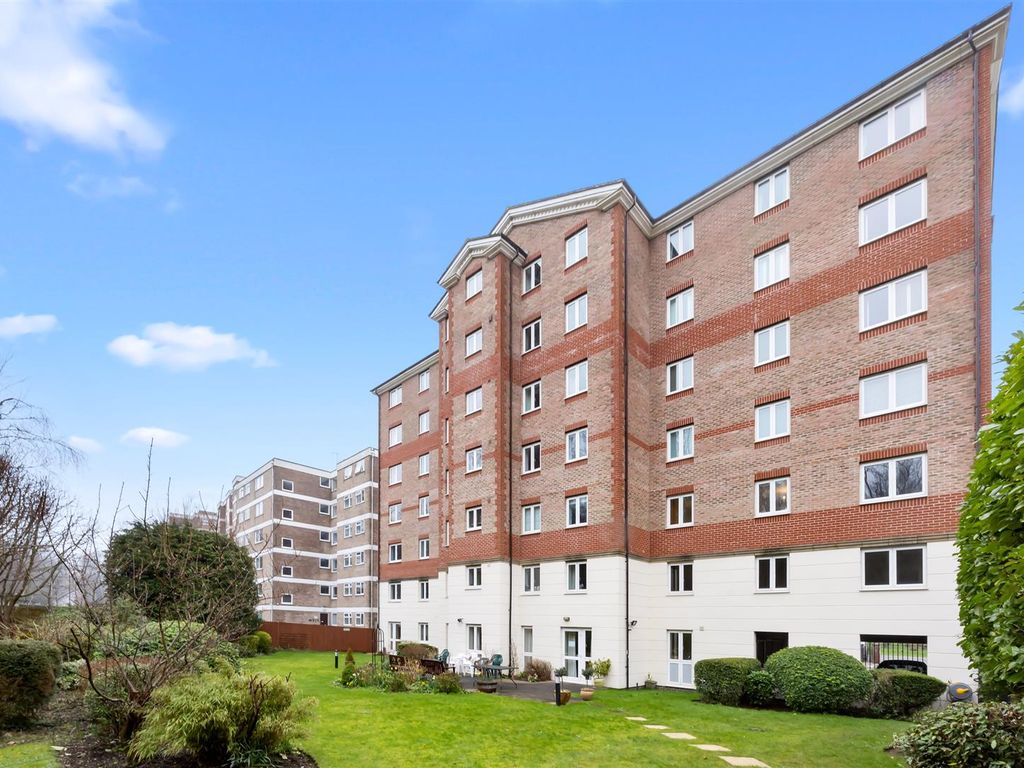 1 bed flat for sale in London Road, Patcham, Brighton BN1, £135,000