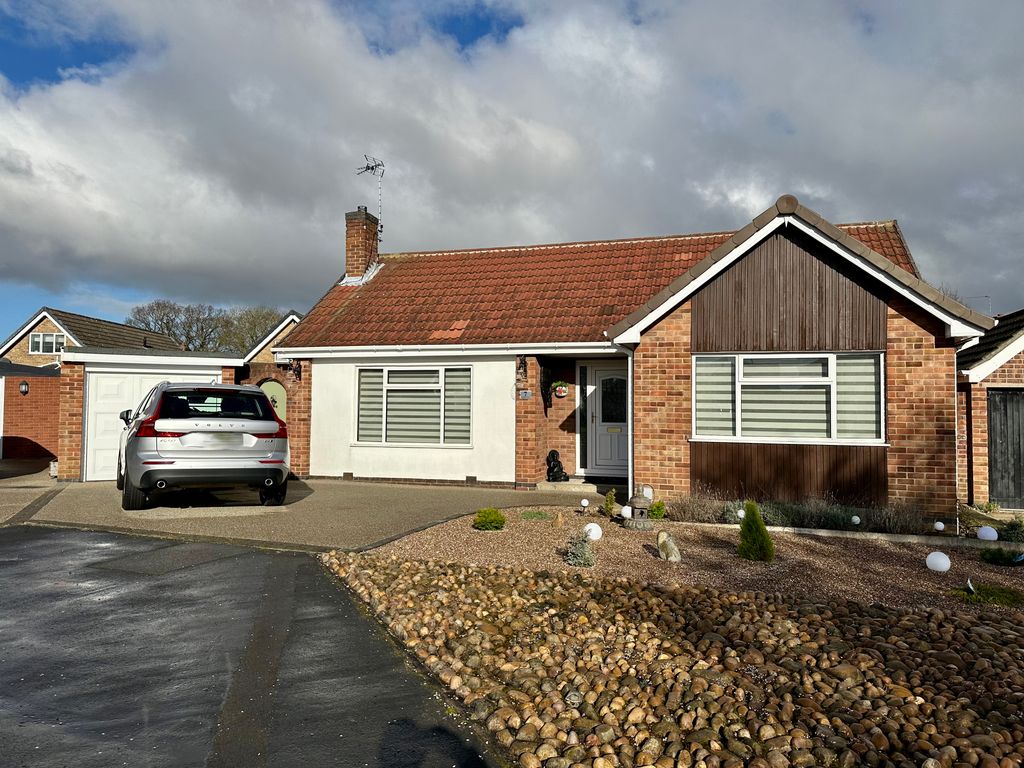 2 bed detached bungalow for sale in Kingston Close, Branton, Doncaster DN3, £245,000