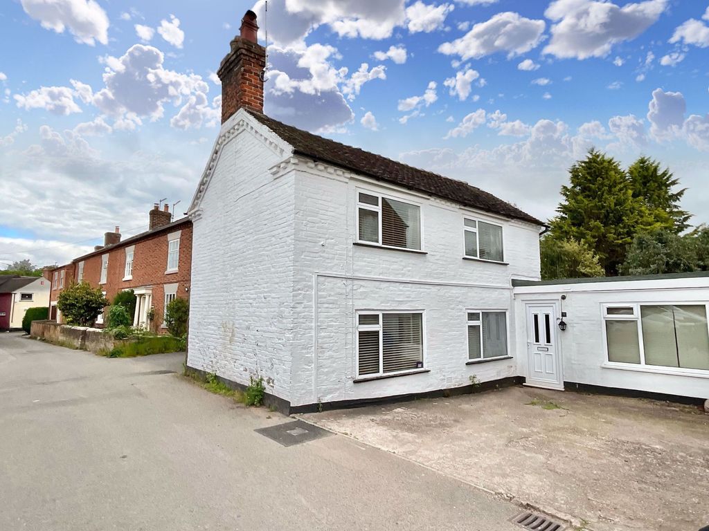3 bed detached house for sale in Kiln Bank Road, Market Drayton TF9, £157,500