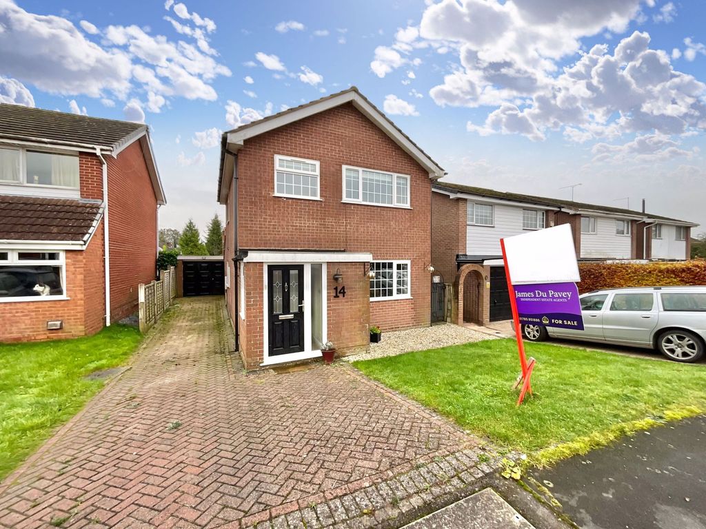 3 bed detached house for sale in Ford Drive, Yarnfield ST15, £260,000