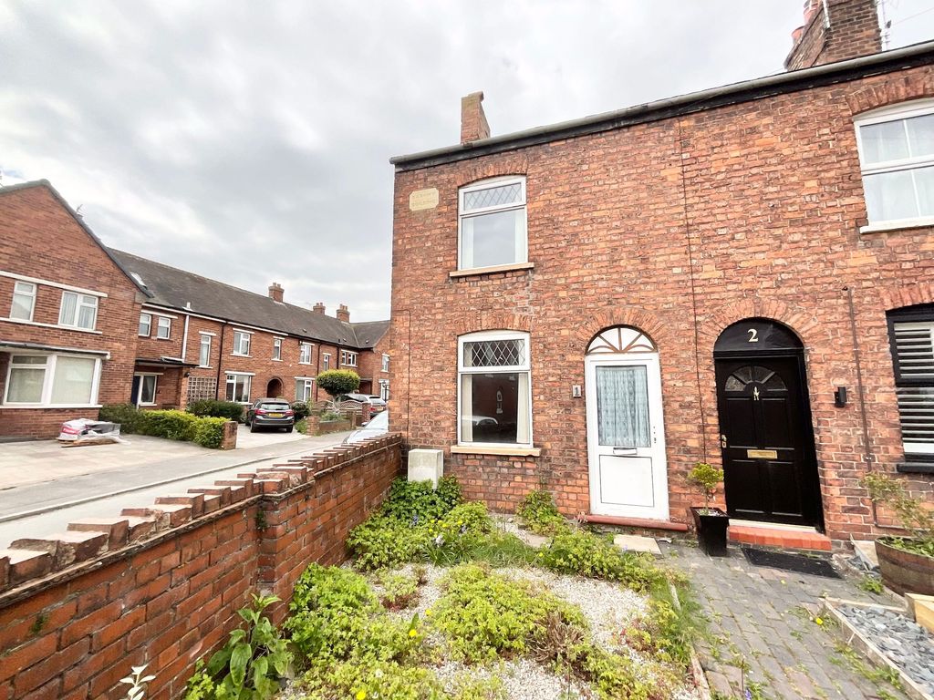 2 bed end terrace house for sale in Barony Buildings, Nantwich CW5, £150,000