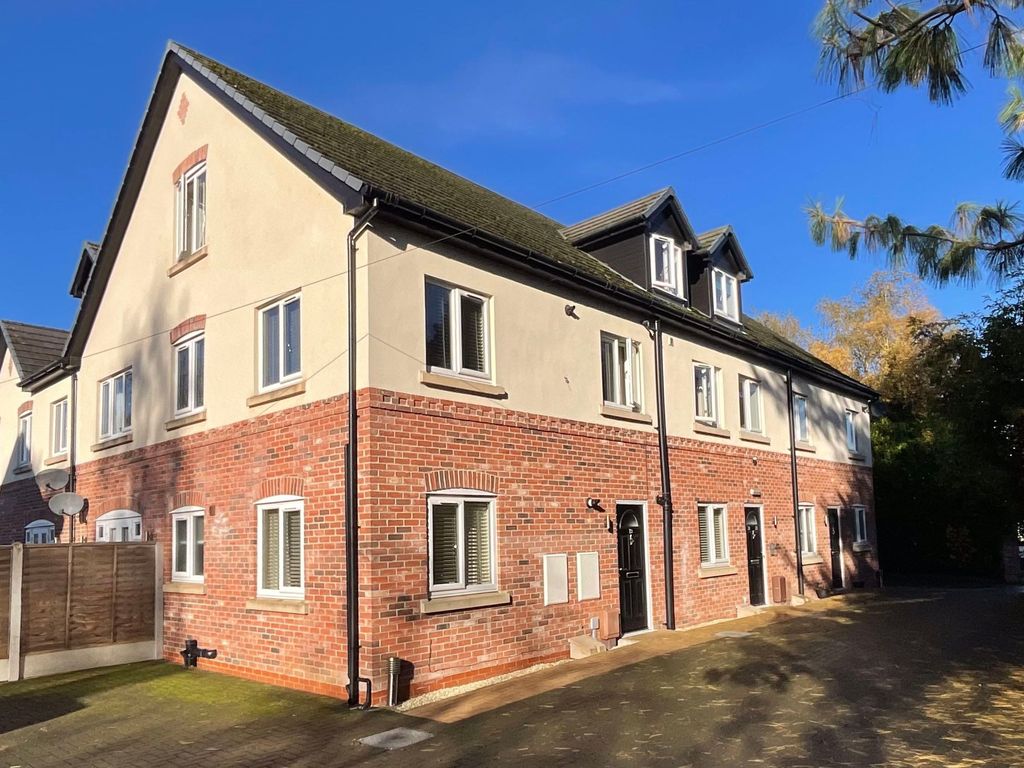 3 bed flat for sale in 21 Lime Tree Mews, Rope Lane, Shavington, Crewe CW2, £195,000