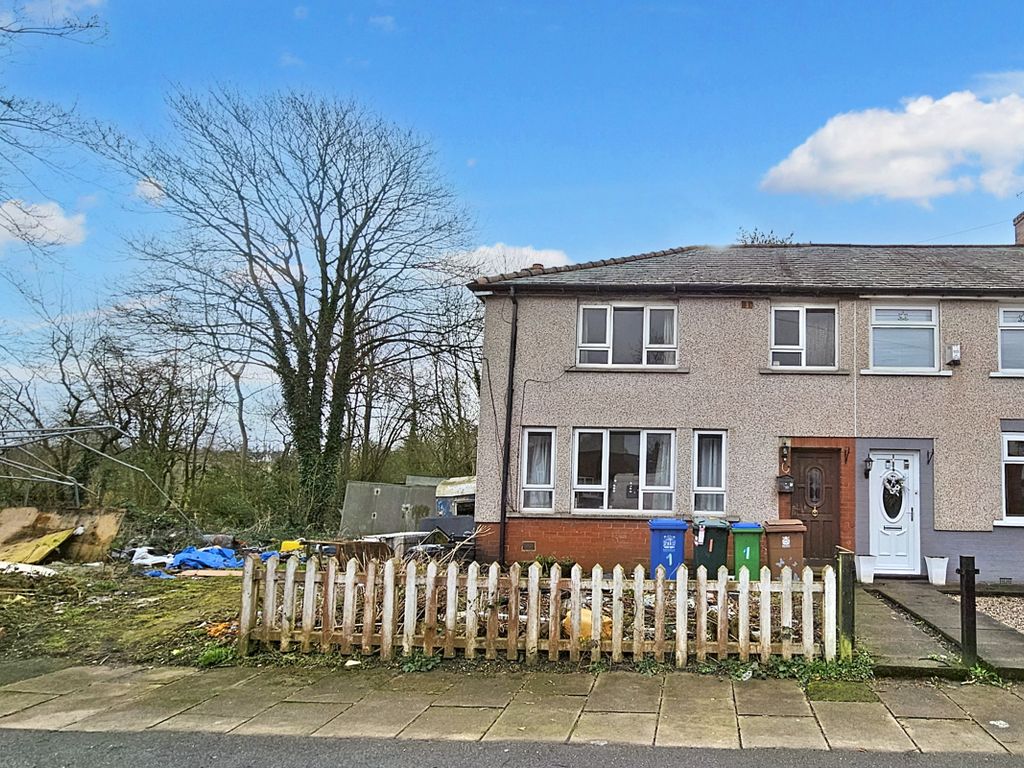 3 bed end terrace house for sale in Lister Road, Middleton, Manchester M24, £90,000