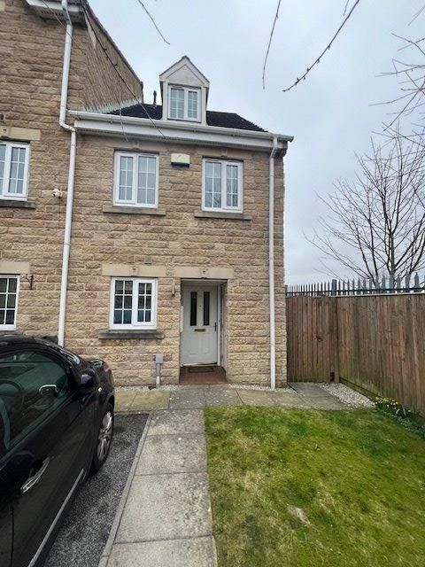 3 bed property for sale in Loxley Close, Bradford BD2, £170,000