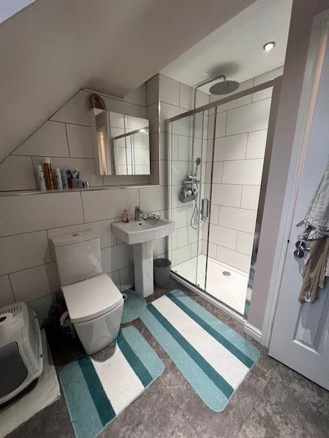 3 bed property for sale in Loxley Close, Bradford BD2, £170,000