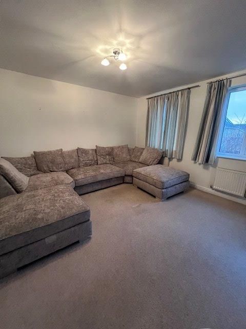 3 bed property for sale in Loxley Close, Bradford BD2, £170,000