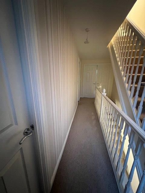 3 bed property for sale in Loxley Close, Bradford BD2, £170,000