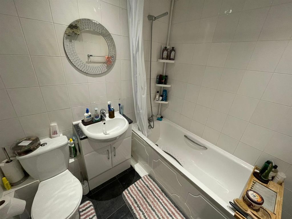 1 bed flat for sale in Boycott Avenue, Oldbrook, Milton Keynes MK6, £155,000