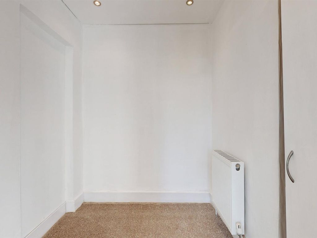 1 bed flat for sale in Gavinburn Street, Old Kilpatrick G60, £72,500