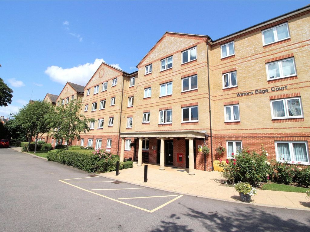 1 bed flat for sale in Waters Edge Court, 1 Wharfside Close, Erith DA8, £105,000