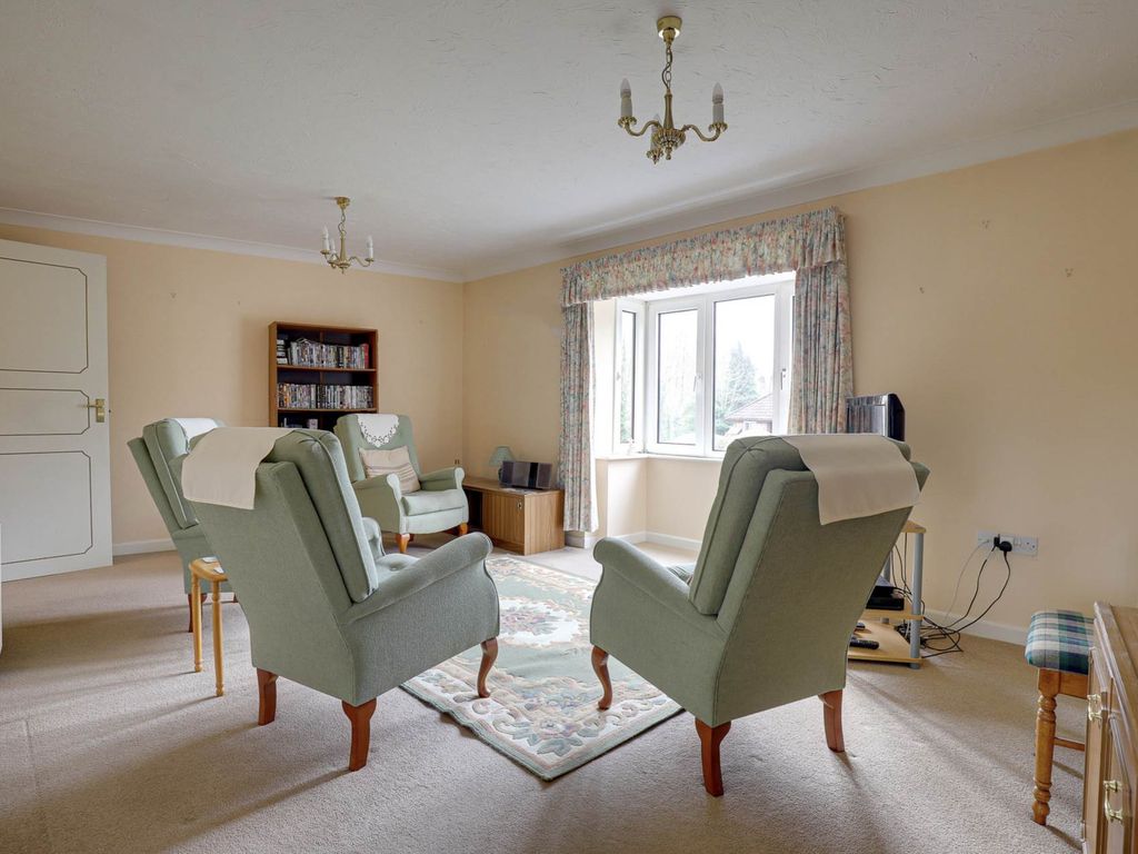 1 bed flat for sale in The Cloisters, Caversham Heights RG4, £125,000