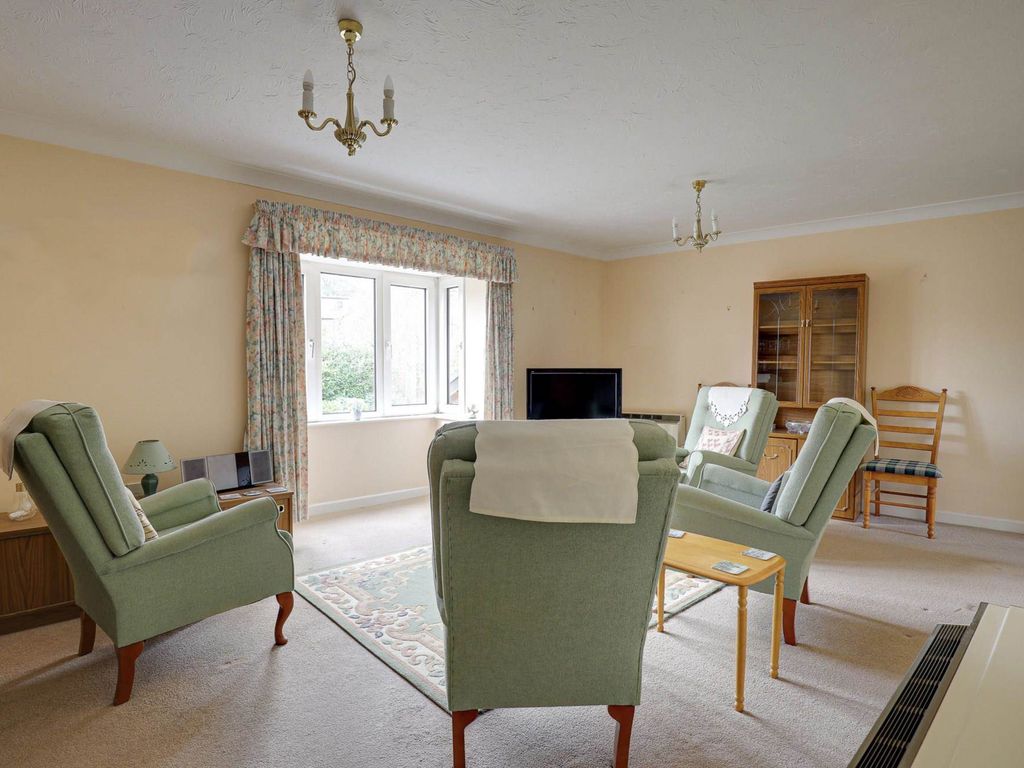 1 bed flat for sale in The Cloisters, Caversham Heights RG4, £125,000