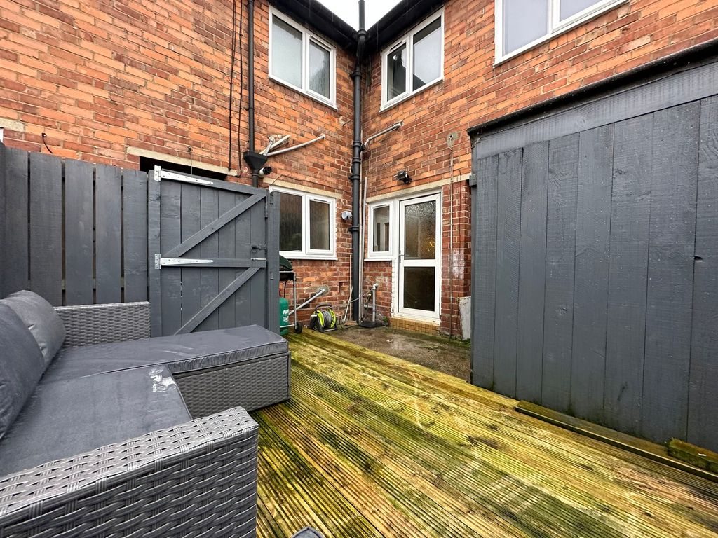 2 bed flat for sale in Rutland Road, Hebburn NE31, £80,000