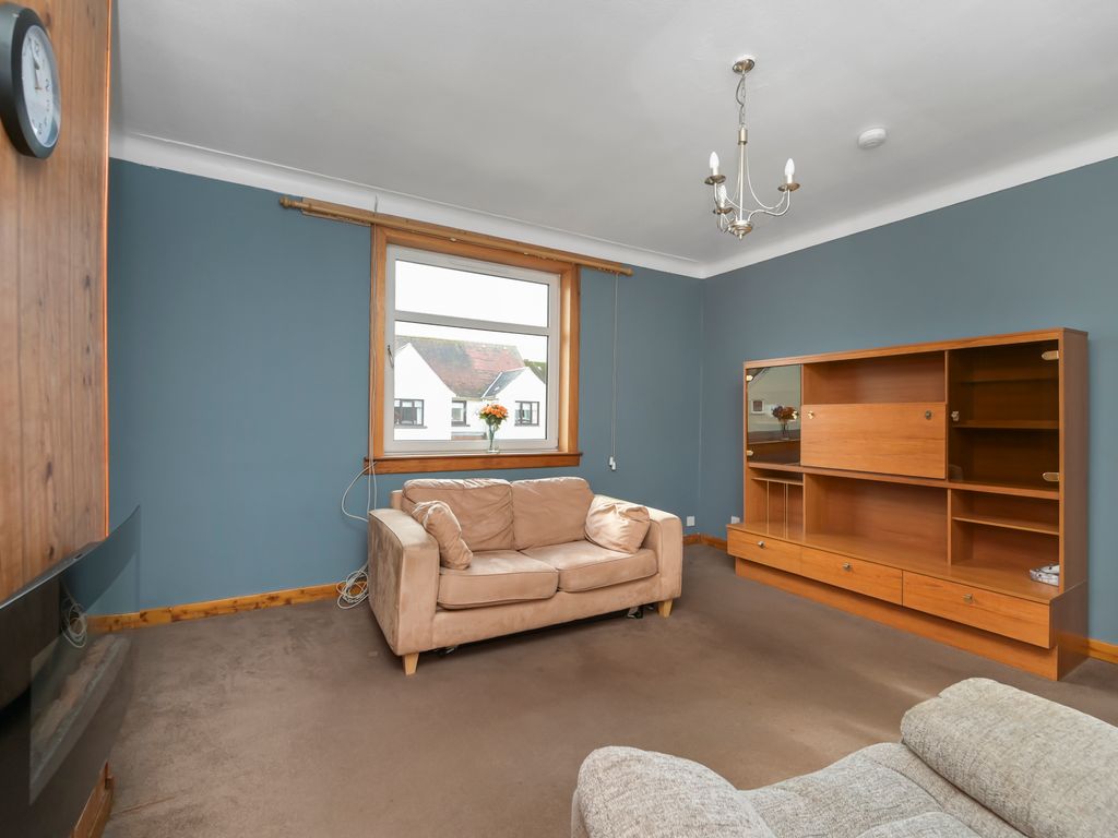 3 bed flat for sale in 52 Paradykes Avenue, Loanhead EH20, £155,000