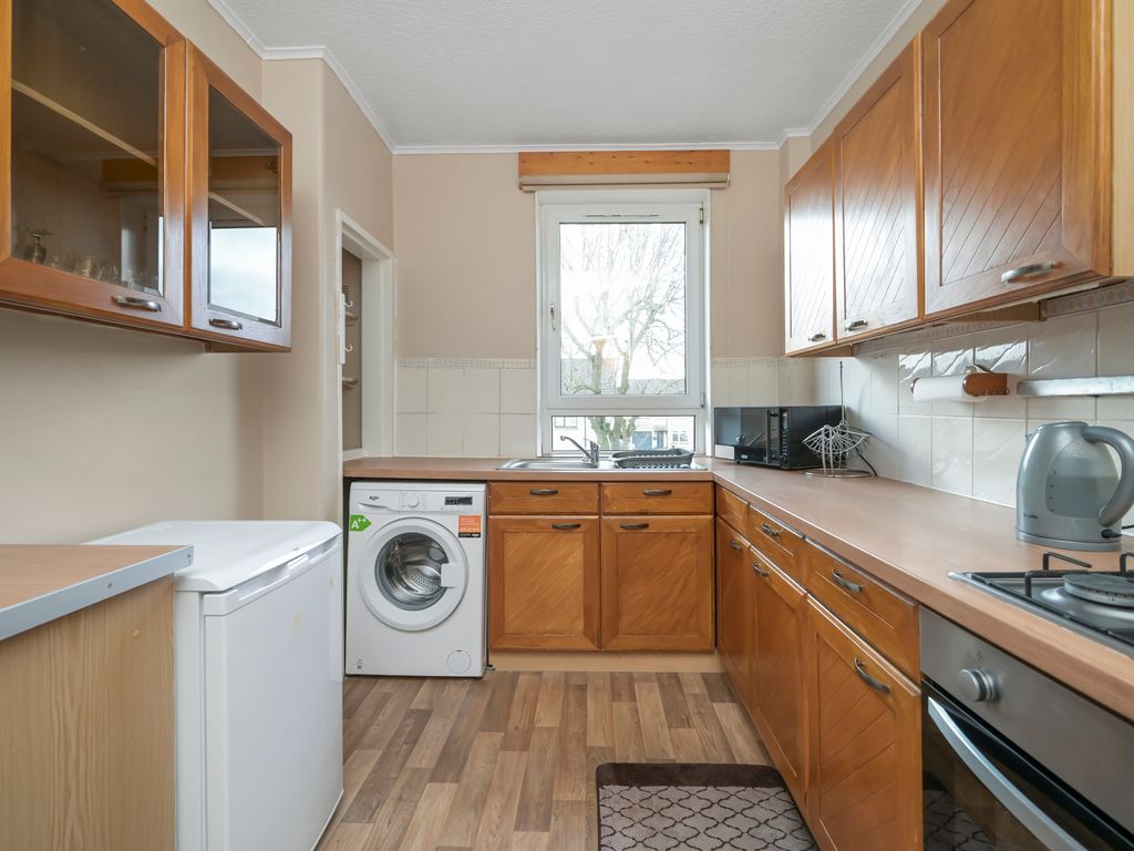 3 bed flat for sale in 52 Paradykes Avenue, Loanhead EH20, £155,000