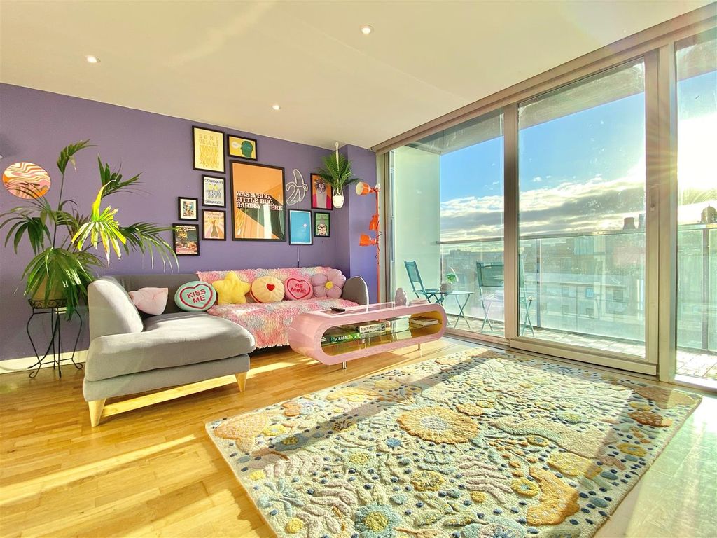 2 bed flat for sale in Cheapside, Liverpool L2, £179,000