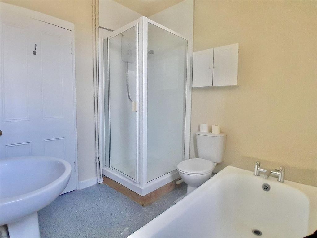 2 bed flat for sale in Ardbeg, Moness Terrace, Aberfeldy PH15, £125,000