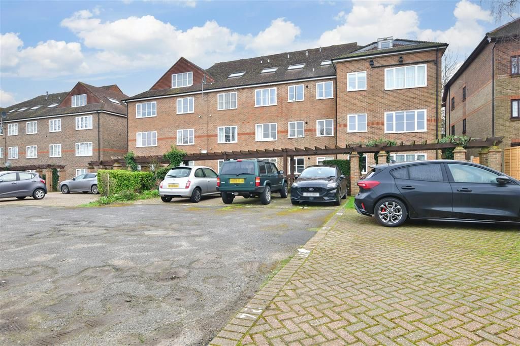 1 bed flat for sale in Overton Road, Sutton, Surrey SM2, £210,000