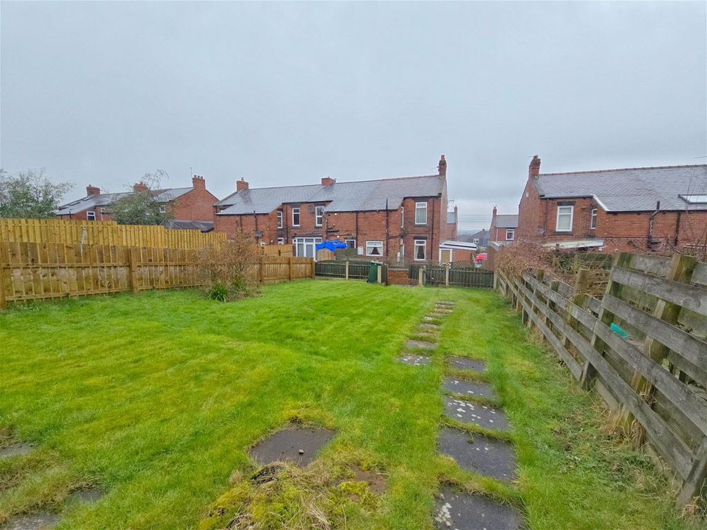 3 bed end terrace house for sale in Nicholson Avenue, Barugh Green, Barnsley S75, £150,000