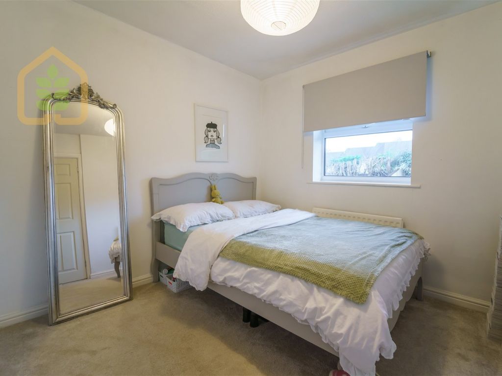 4 bed detached house for sale in Bro Deg, Flint CH6, £270,000