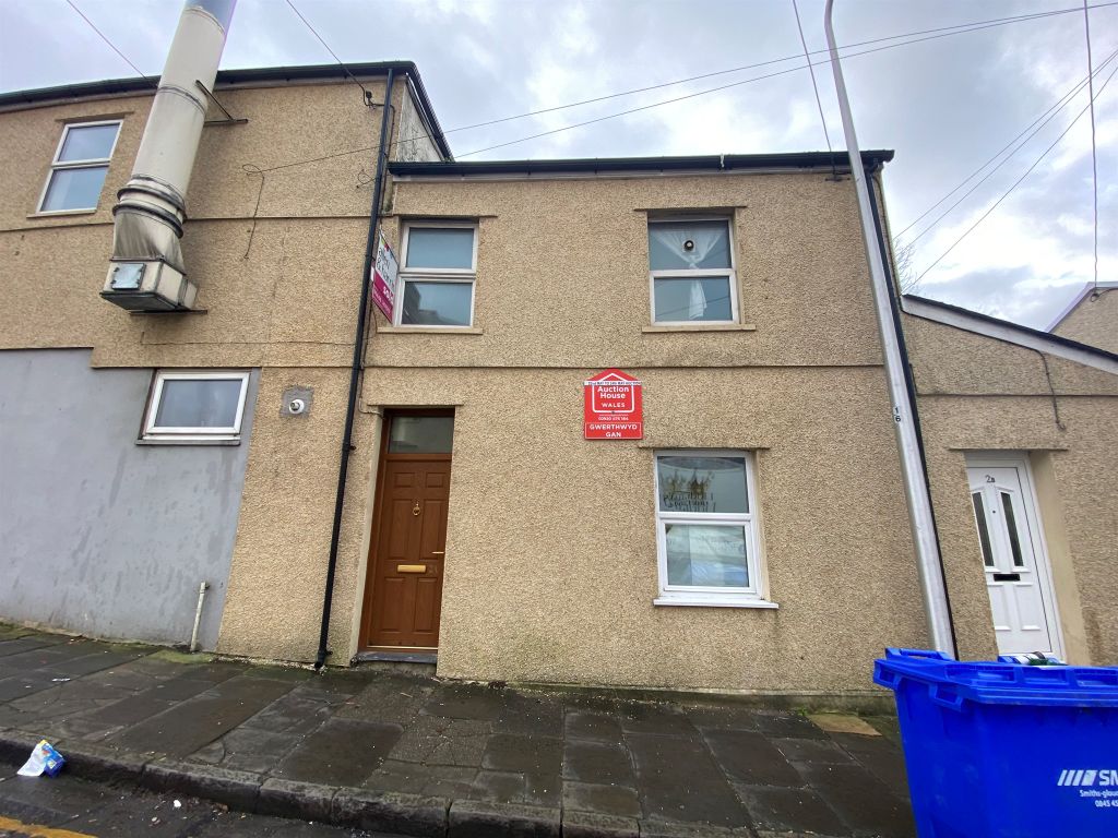 1 bed flat for sale in Barry Road, Barry CF63, £50,000