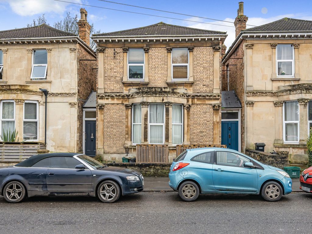 1 bed flat for sale in Newbridge Road, Bath, Somerset BA1, £258,500